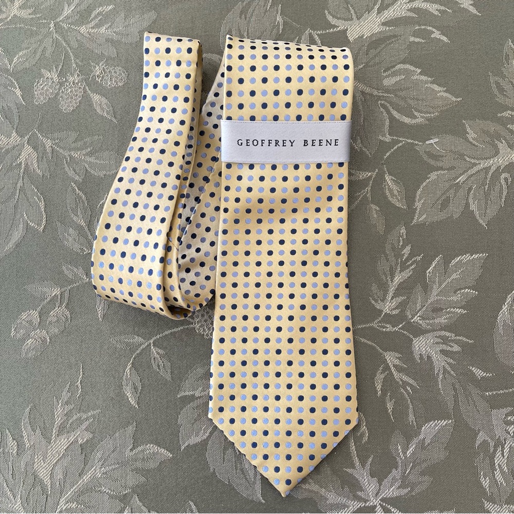 Geoffrey Beene Tie - Gold w/Blue & Light Blue Dots.